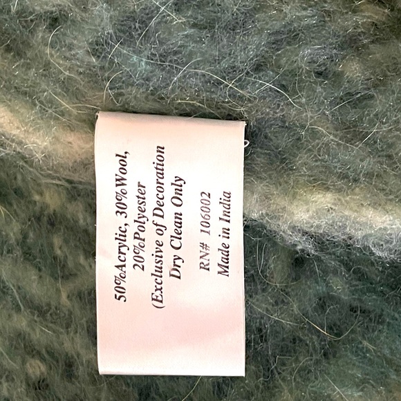 Super soft, beautiful green throw cover! - Picture 8 of 8